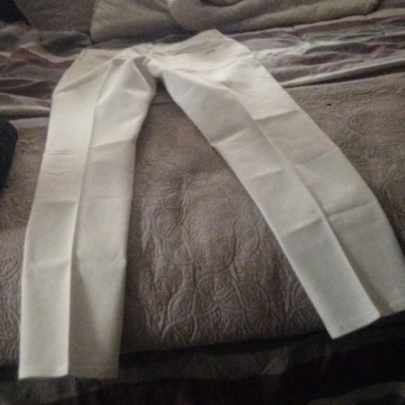 White Kennith Cole Jeans, size 6, straight leg - Picture 4 of 4